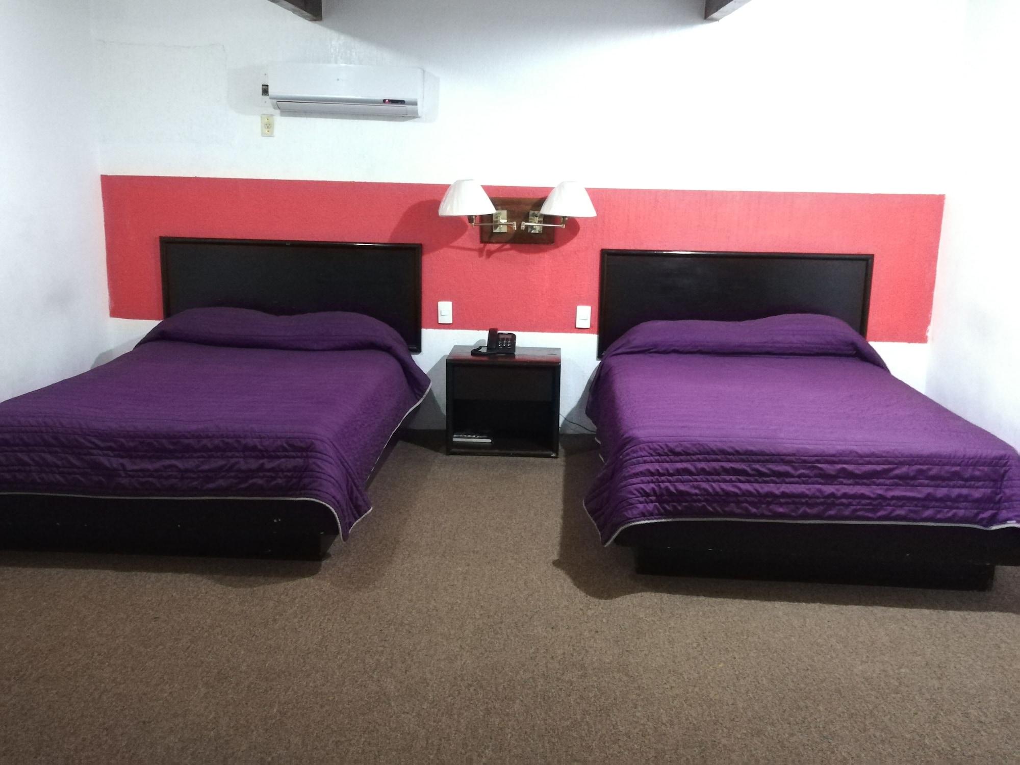 Oyo Hotel Casa Real Matehuala Esterno foto