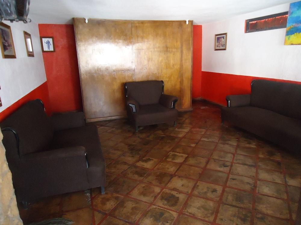 Oyo Hotel Casa Real Matehuala Esterno foto