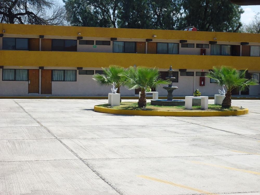 Oyo Hotel Casa Real Matehuala Esterno foto