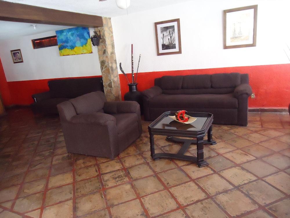 Oyo Hotel Casa Real Matehuala Esterno foto