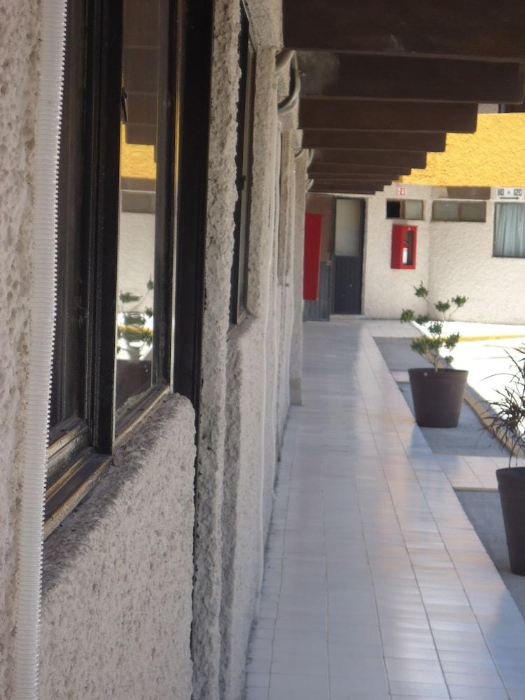 Oyo Hotel Casa Real Matehuala Esterno foto