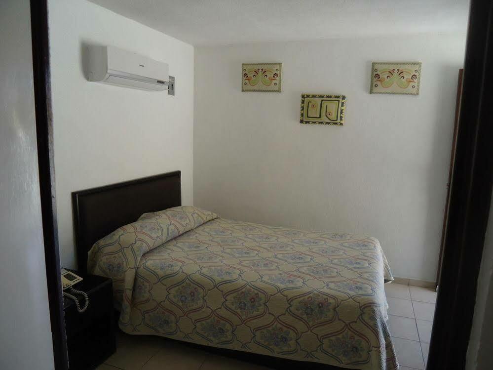 Oyo Hotel Casa Real Matehuala Esterno foto