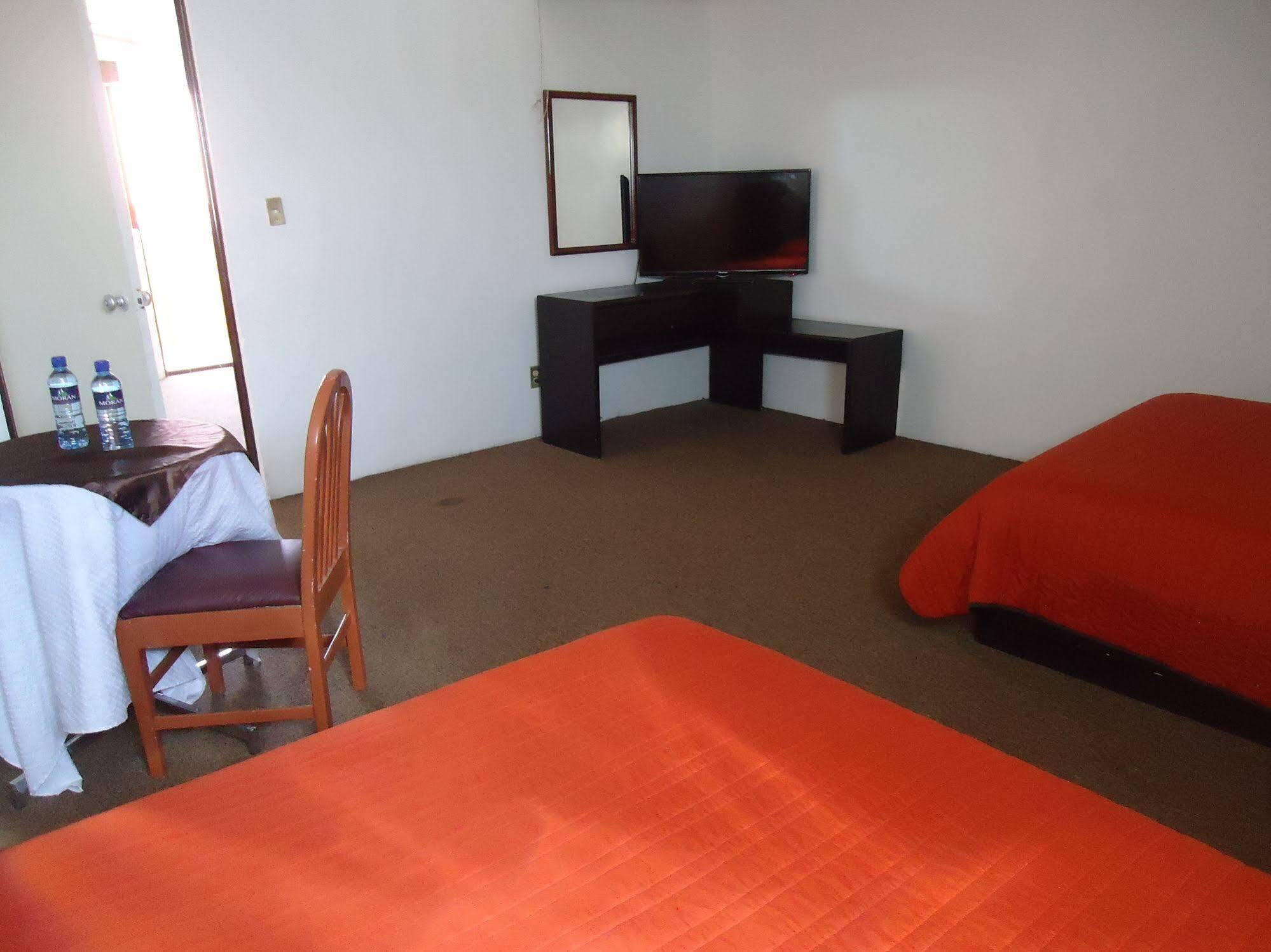 Oyo Hotel Casa Real Matehuala Esterno foto